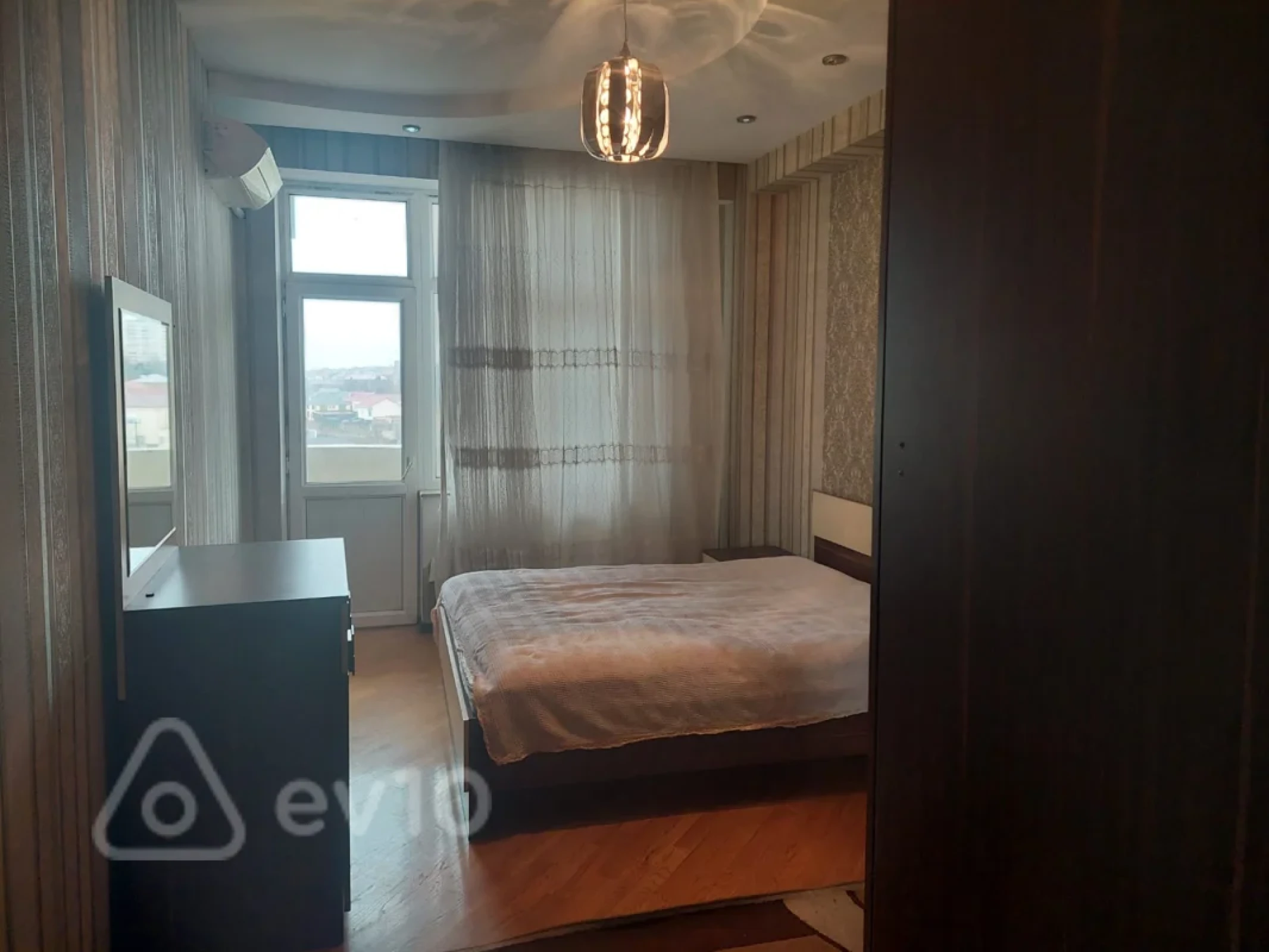 Kirayə verilir 2 otaqlı yeni tikili 68 m²