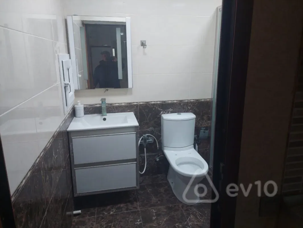 Kirayə verilir 2 otaqlı yeni tikili 68 m²