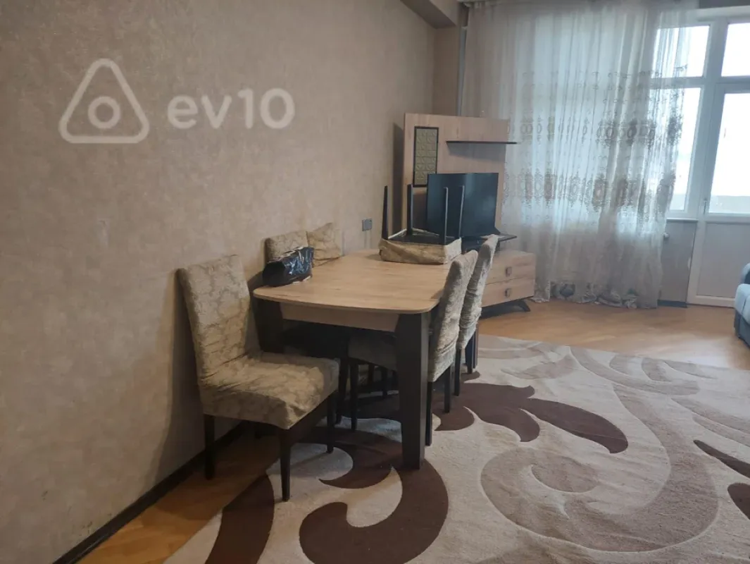 Kirayə verilir 2 otaqlı yeni tikili 68 m²