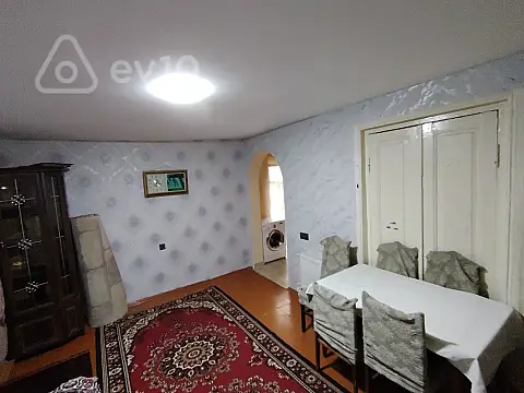 Kirayə verilir 2 otaqlı köhnə tikili 40 m²