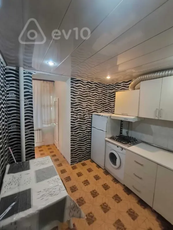 Kirayə verilir 1 otaqlı köhnə tikili 36 m²