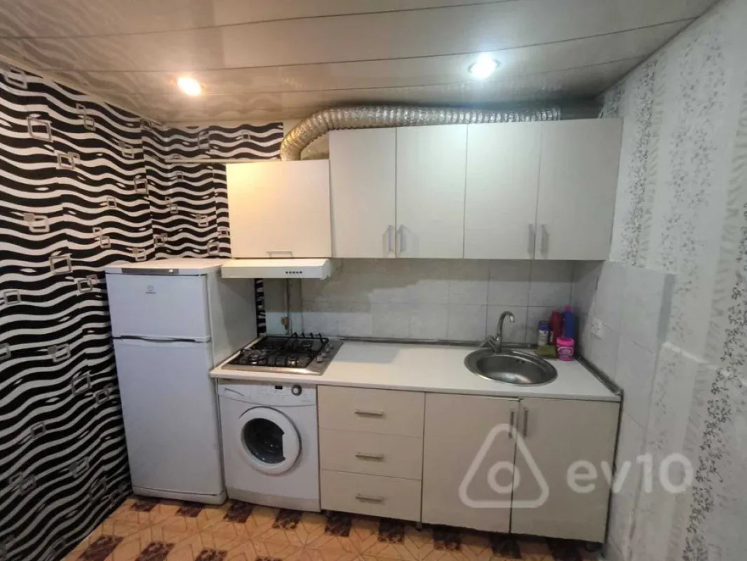 Kirayə verilir 1 otaqlı köhnə tikili 36 m²