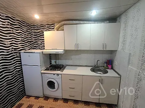 Kirayə verilir 1 otaqlı köhnə tikili 36 m²
