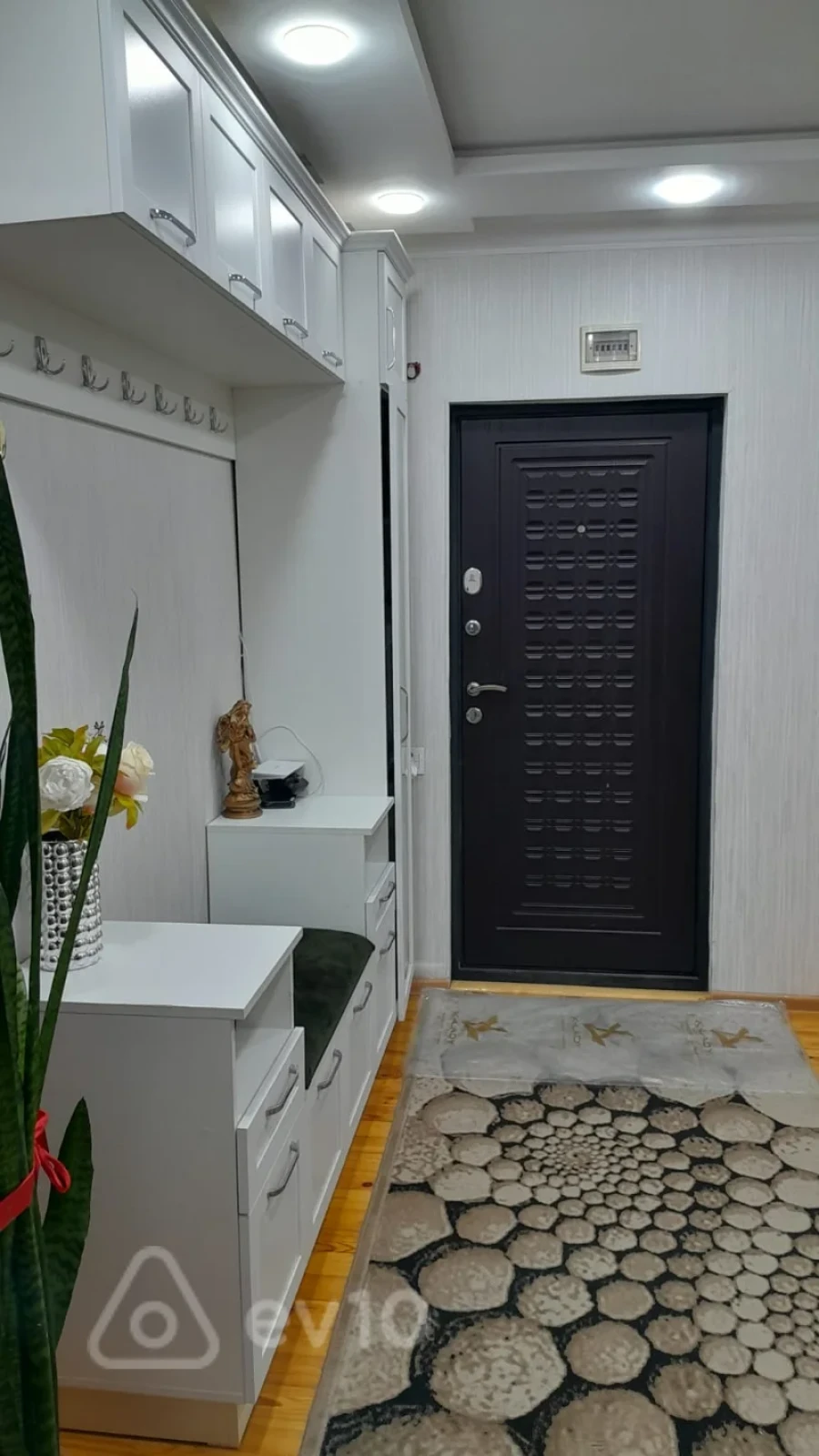 Kirayə verilir 2 otaqlı köhnə tikili 60 m²
