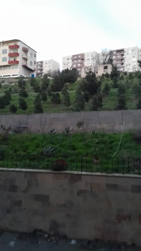 Kirayə verilir 2 otaqlı köhnə tikili 60 m²