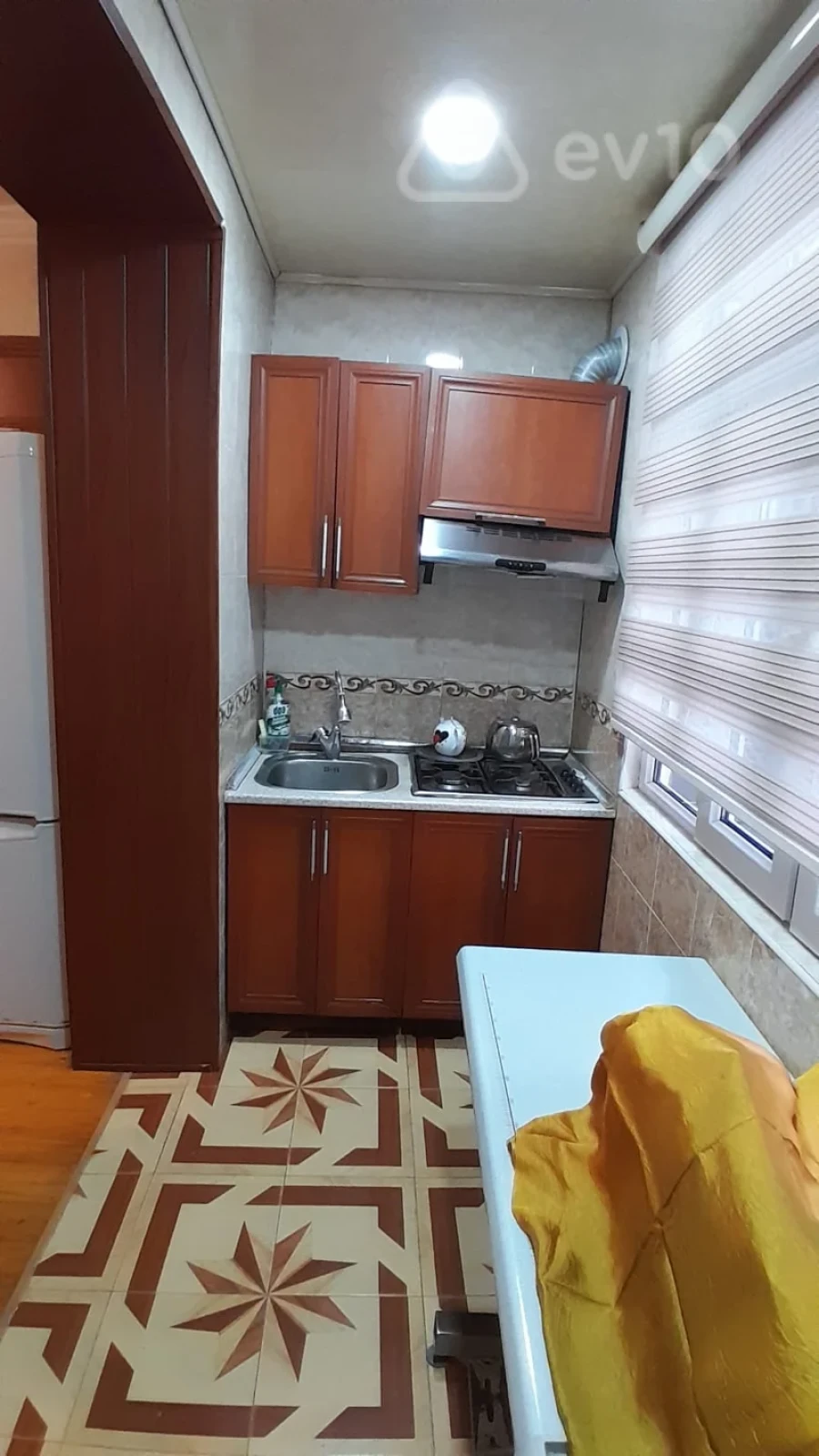 Kirayə verilir 2 otaqlı köhnə tikili 60 m²
