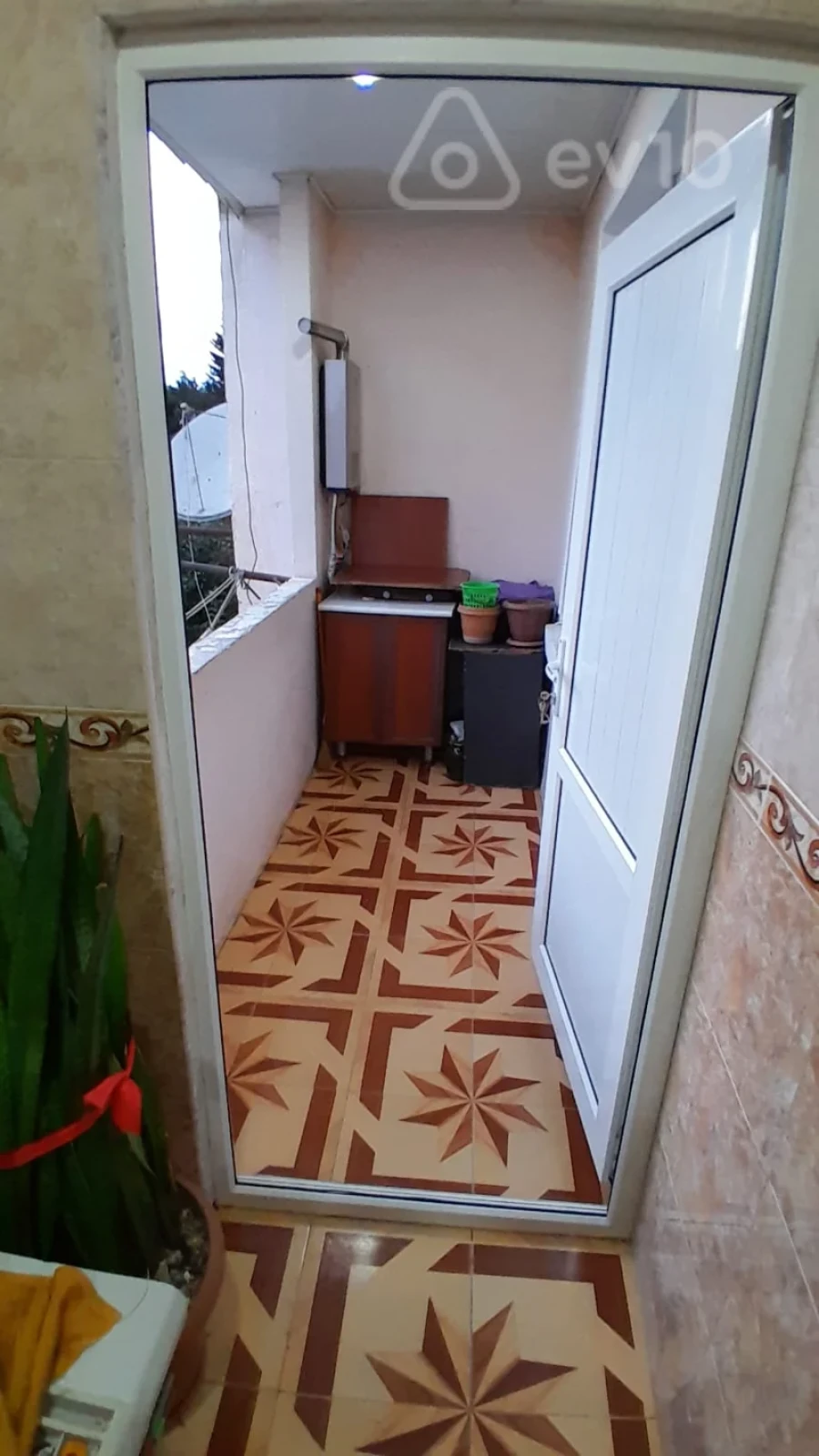 Kirayə verilir 2 otaqlı köhnə tikili 60 m²