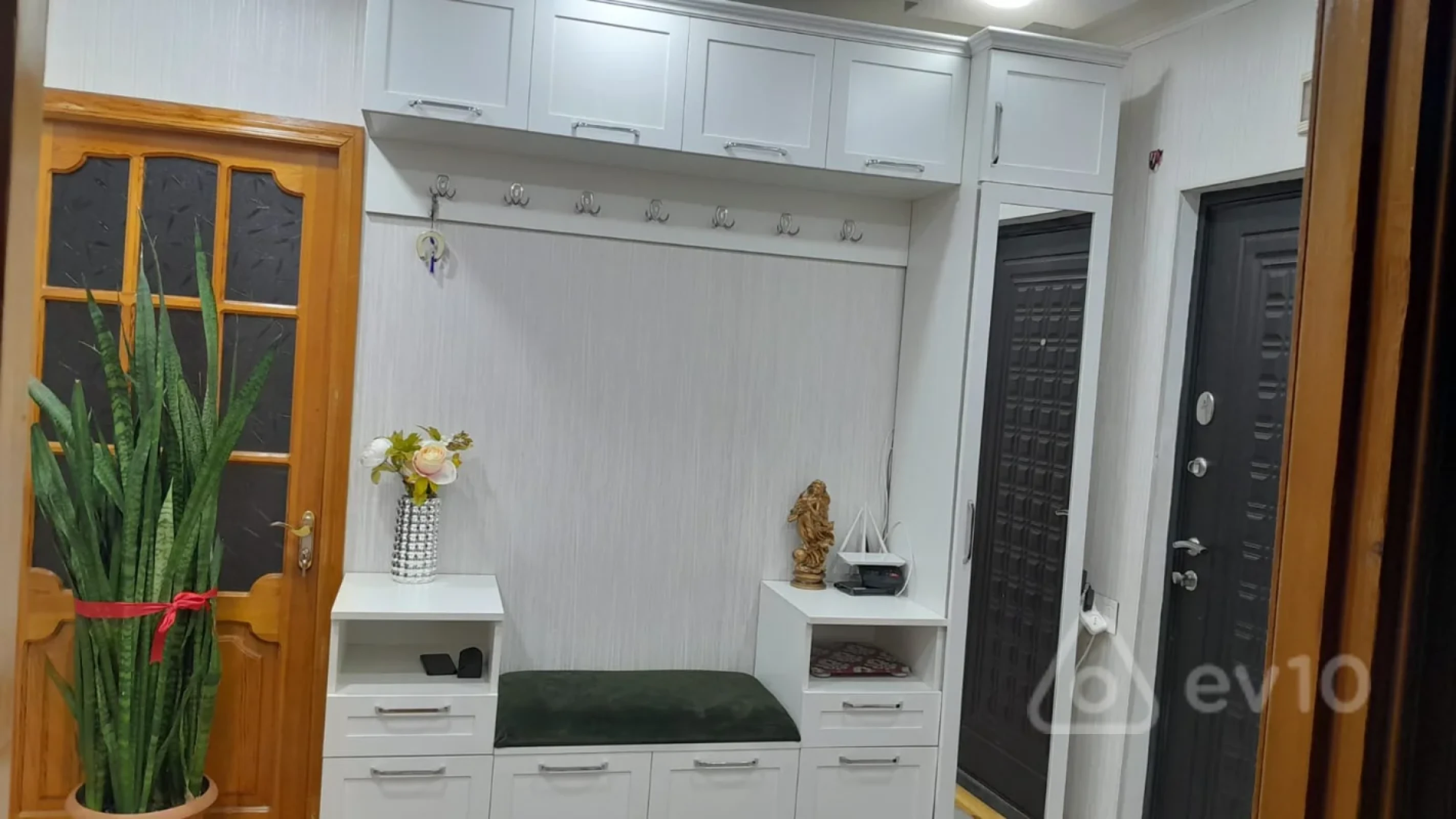 Kirayə verilir 2 otaqlı köhnə tikili 60 m²