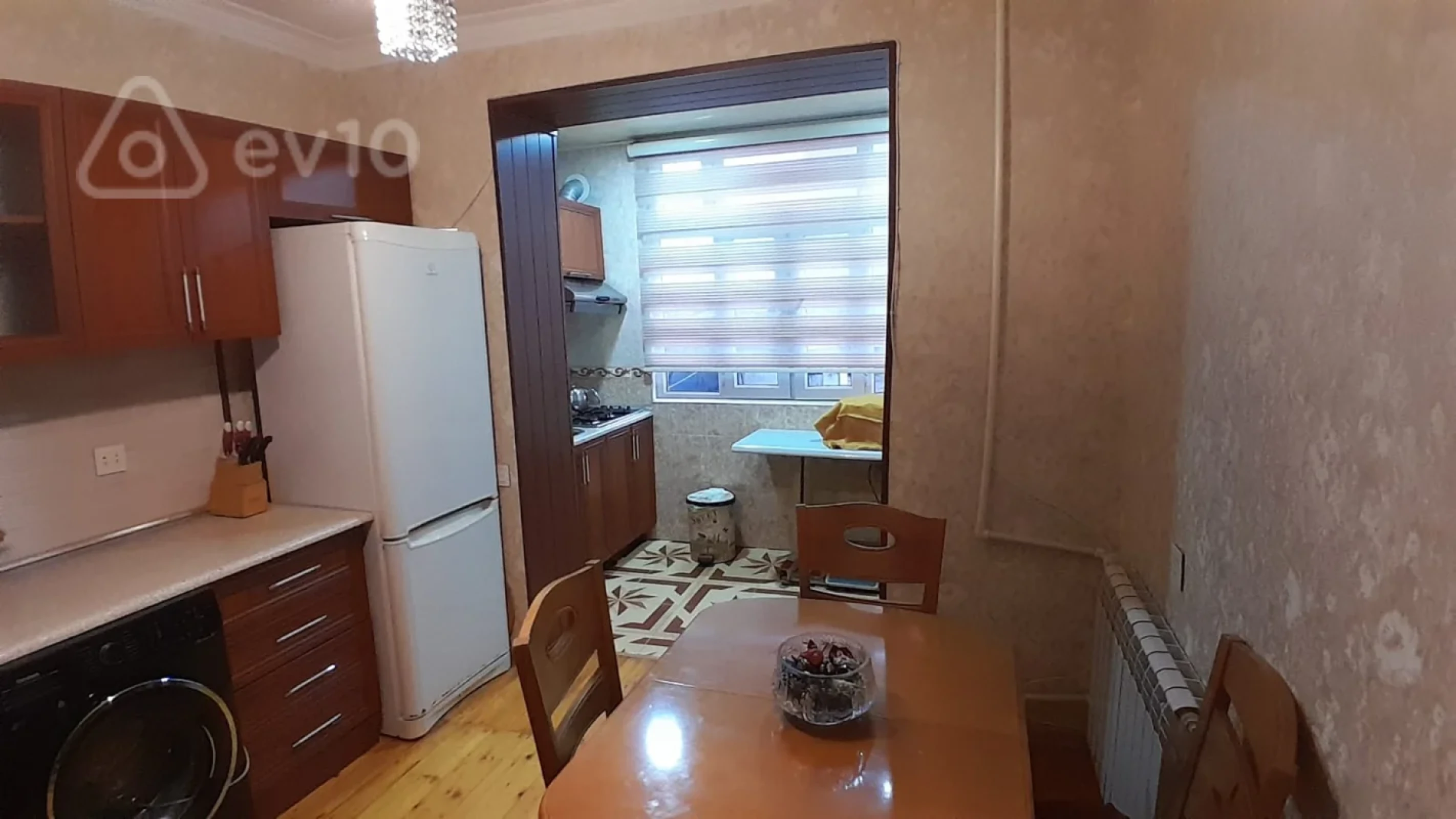 Kirayə verilir 2 otaqlı köhnə tikili 60 m²