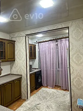 Kirayə verilir 2 otaqlı köhnə tikili 50 m²