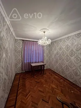 Kirayə verilir 2 otaqlı köhnə tikili 50 m²