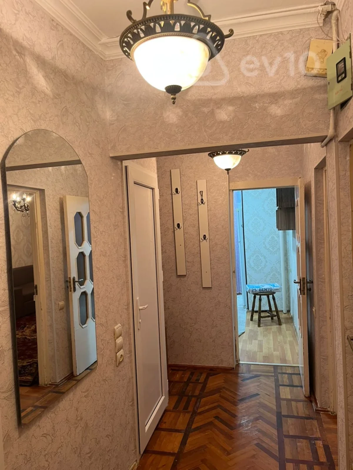 Kirayə verilir 2 otaqlı köhnə tikili 50 m²