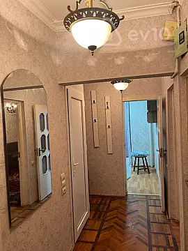 Kirayə verilir 2 otaqlı köhnə tikili 50 m²