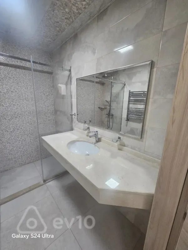 Kirayə verilir 2 otaqlı yeni tikili 70 m²