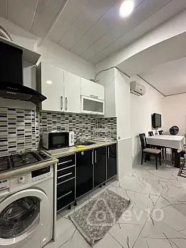 Kirayə verilir 2 otaqlı köhnə tikili 40 m²