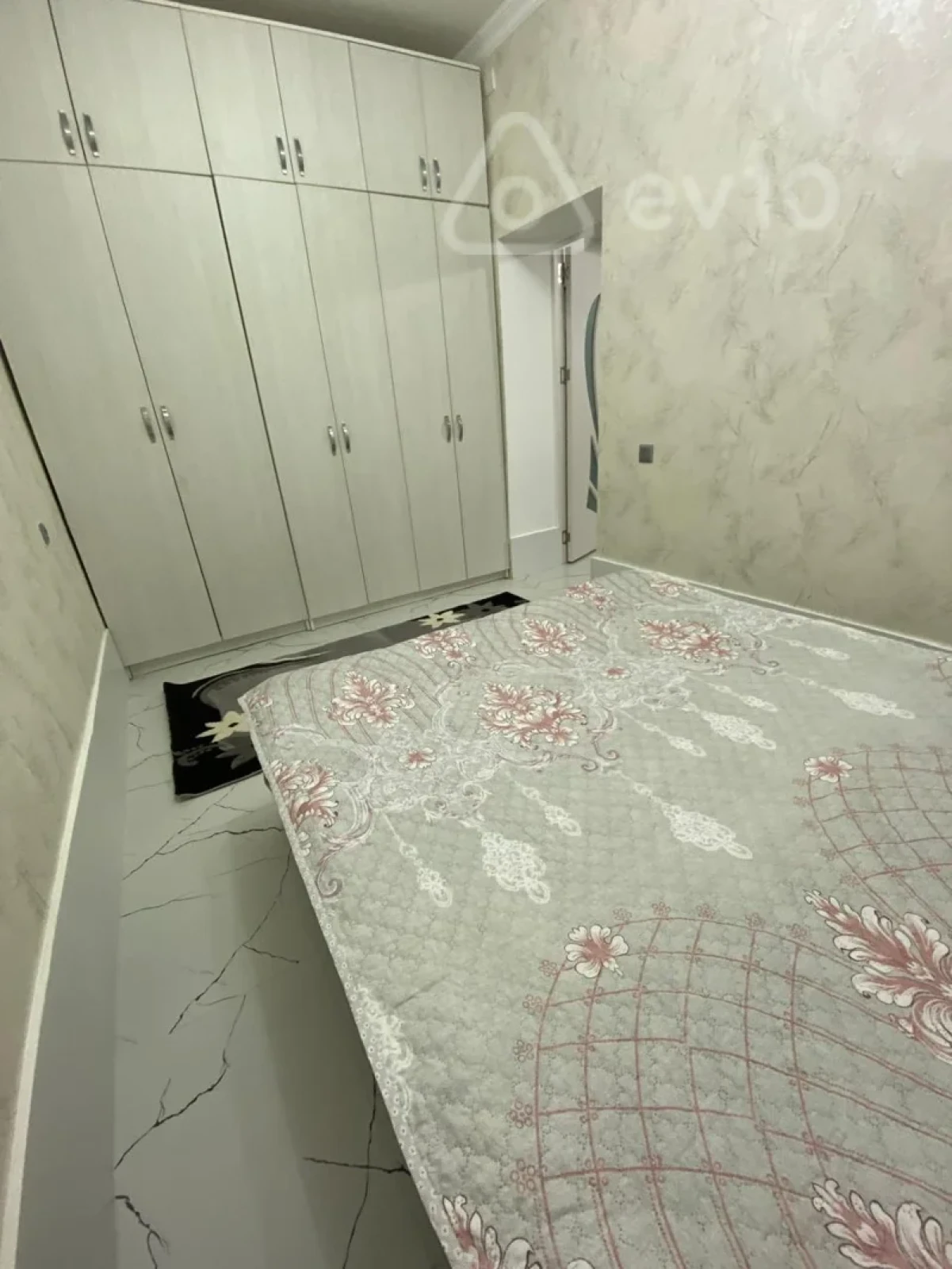 Kirayə verilir 2 otaqlı köhnə tikili 40 m²