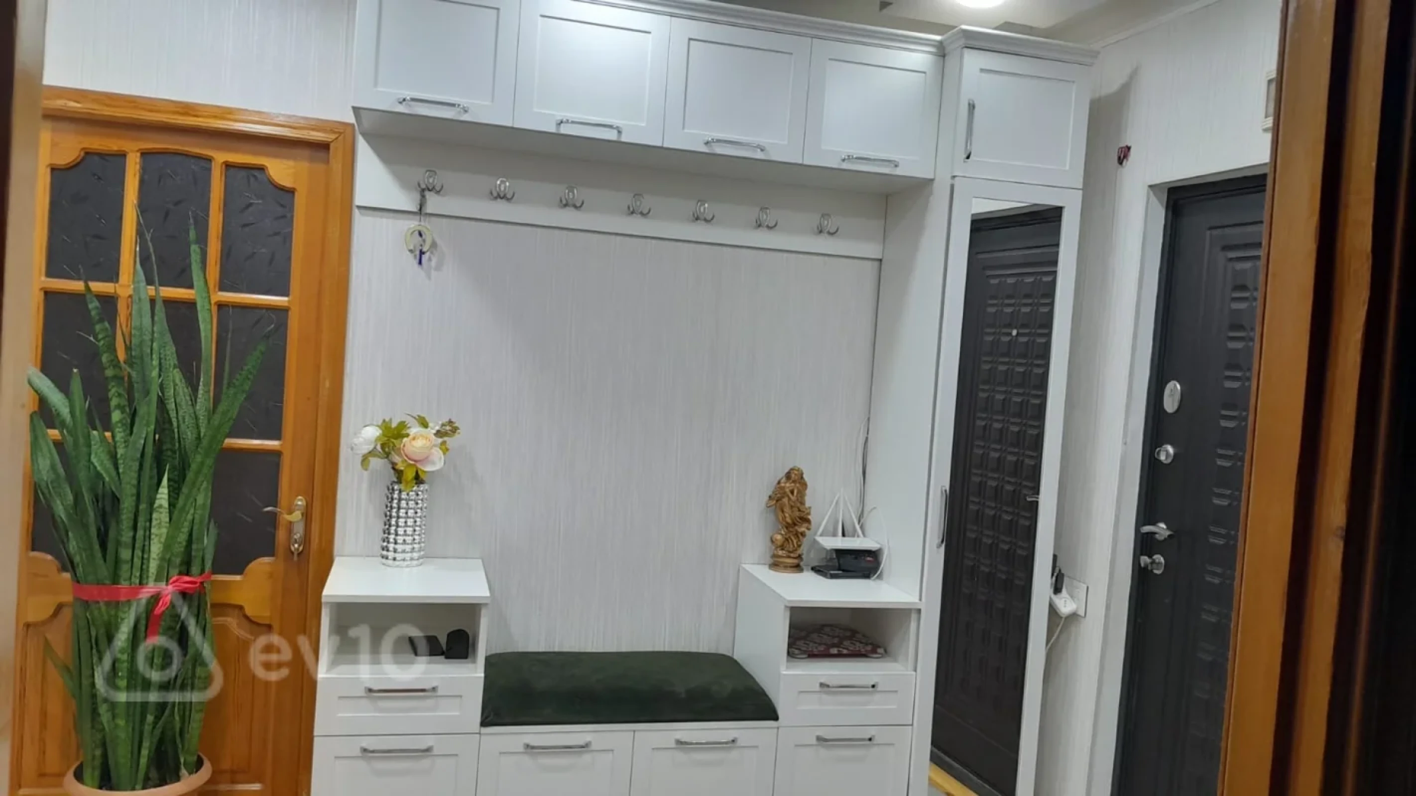 Kirayə verilir 2 otaqlı köhnə tikili 65 m²