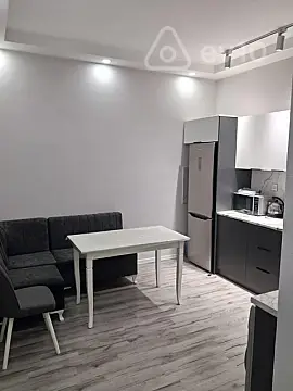 Kirayə verilir 2 otaqlı yeni tikili 90 m²