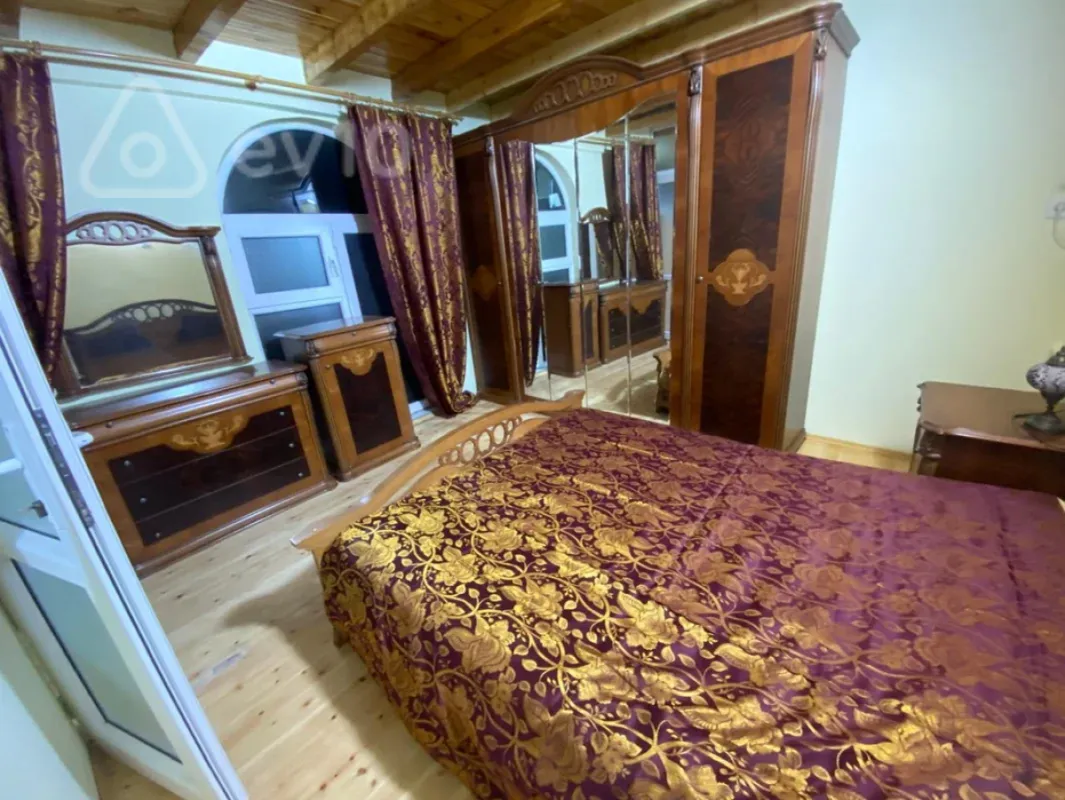 Kirayə verilir 3 otaqlı köhnə tikili 100 m²