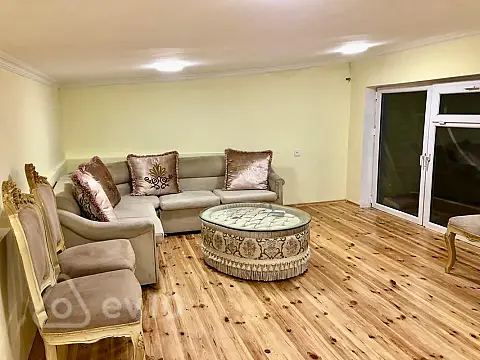 Kirayə verilir 3 otaqlı köhnə tikili 100 m²