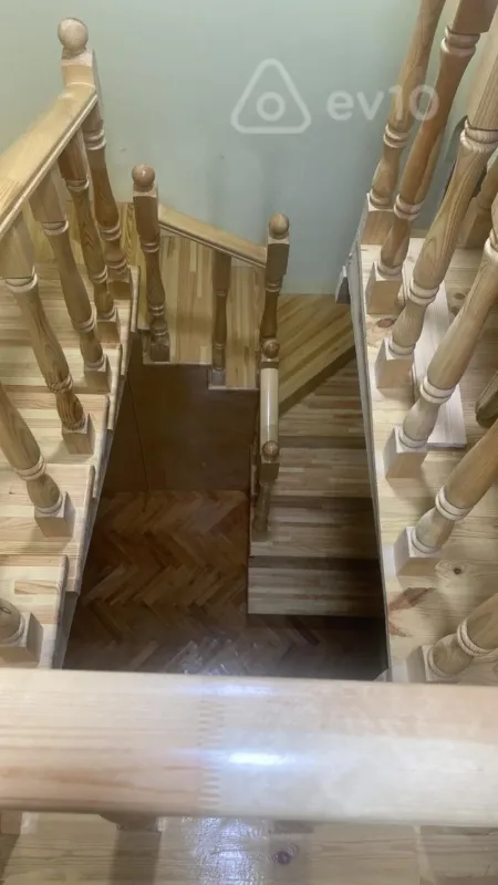 Kirayə verilir 3 otaqlı köhnə tikili 100 m²