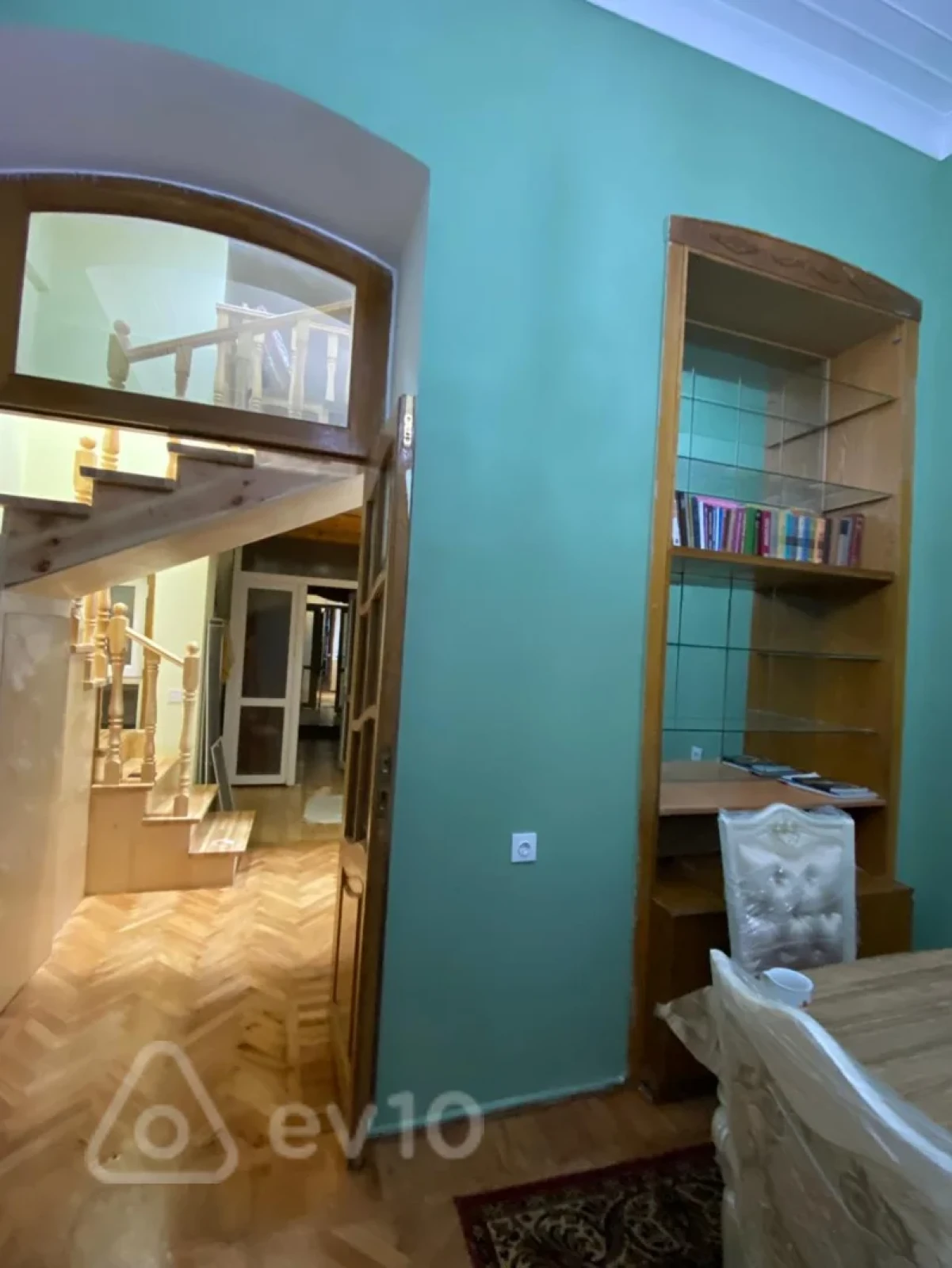 Kirayə verilir 3 otaqlı köhnə tikili 100 m²