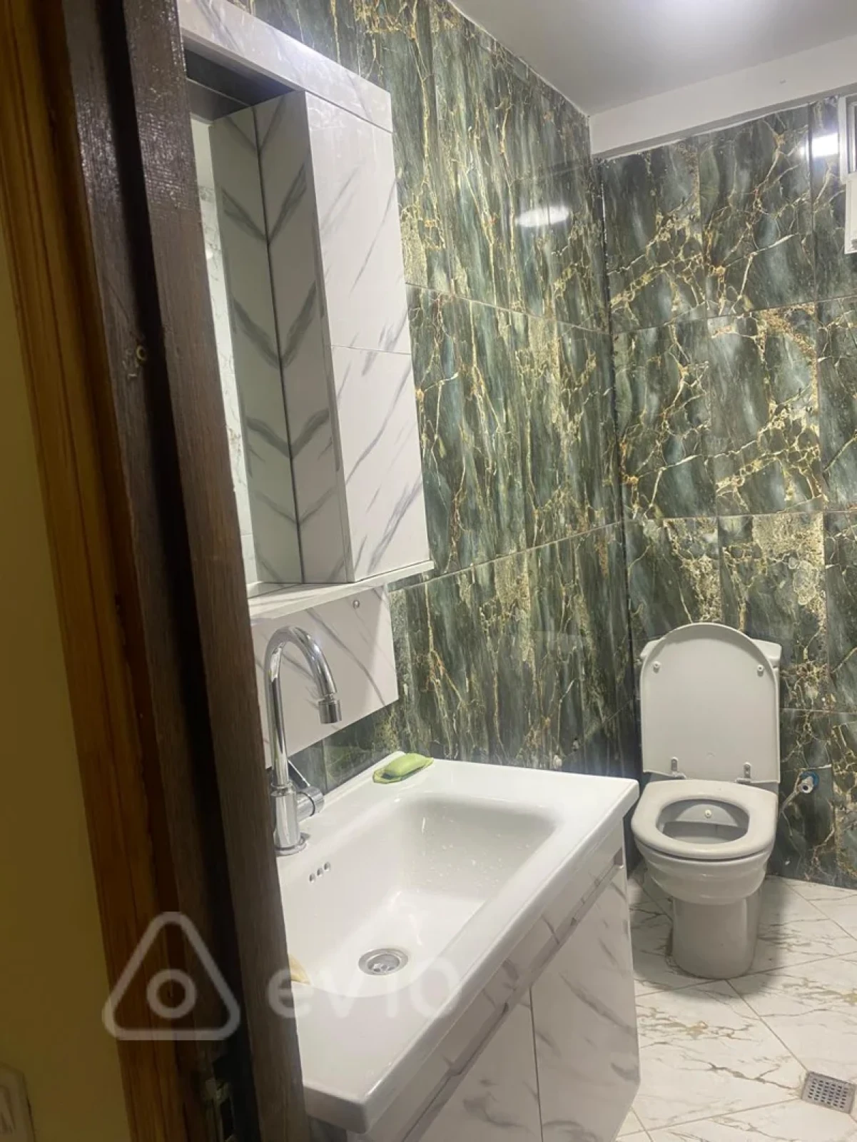 Kirayə verilir 3 otaqlı köhnə tikili 100 m²