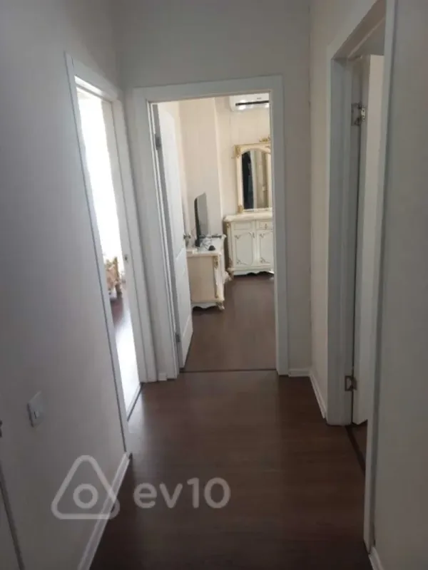 Kirayə verilir 3 otaqlı yeni tikili 85 m²