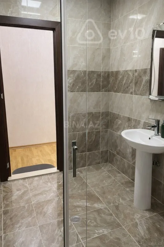 Satılır 3 otaqlı yeni tikili 110 m²