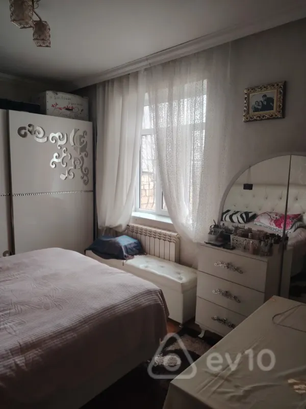 Satılır 3 otaqlı həyət evi 100 m²