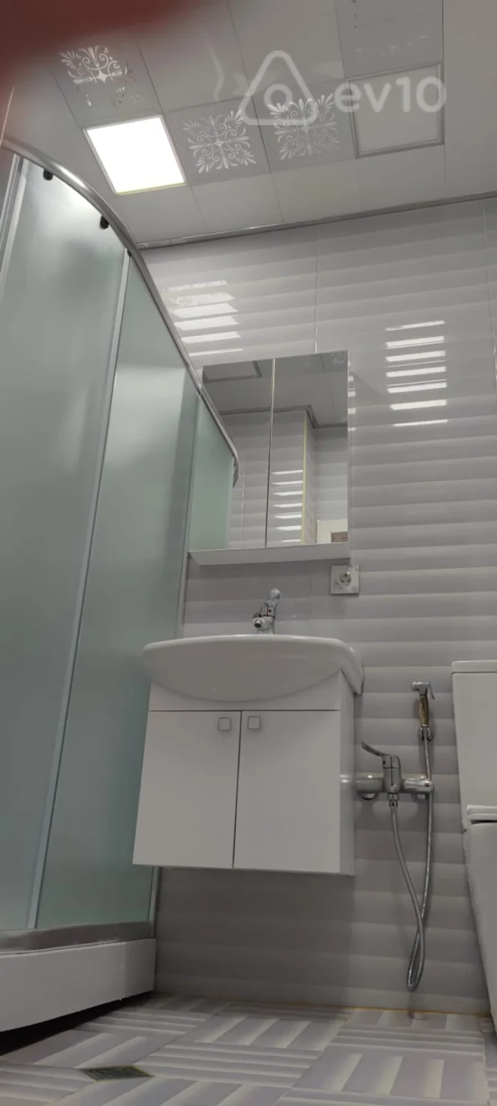 Kirayə verilir 2 otaqlı yeni tikili 55 m²