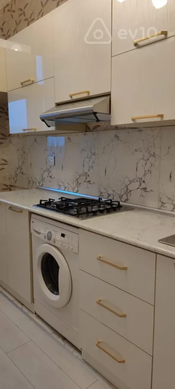 Kirayə verilir 2 otaqlı yeni tikili 55 m²