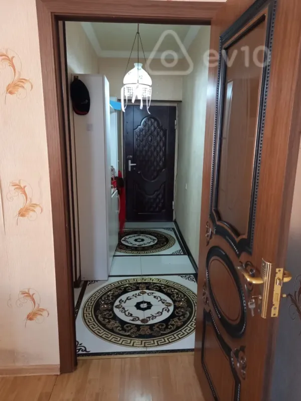 Kirayə verilir 3 otaqlı köhnə tikili 65 m²