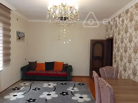 Kirayə verilir 2 otaqlı həyət evi 80 m²
