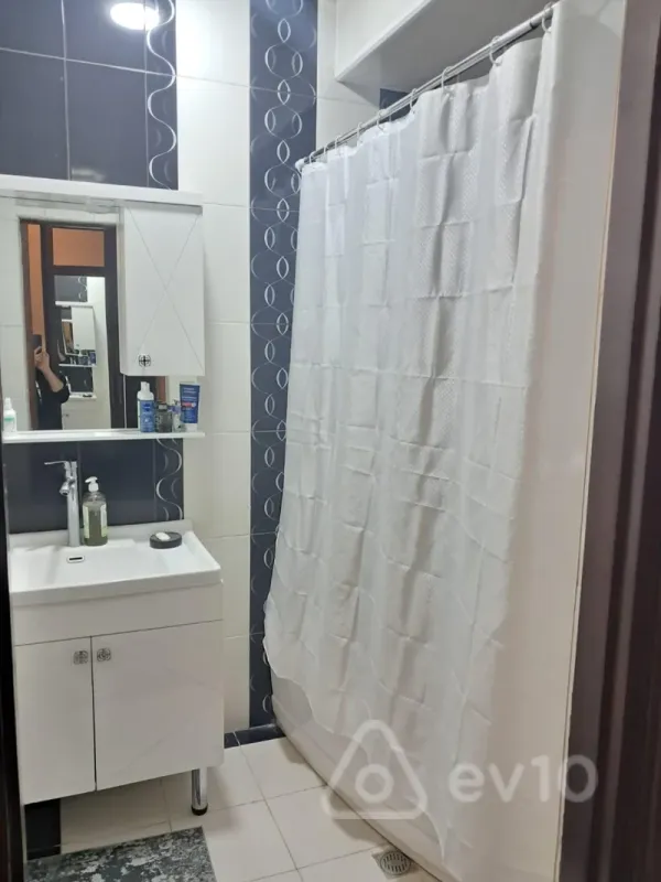 Satılır 3 otaqlı yeni tikili 120 m²