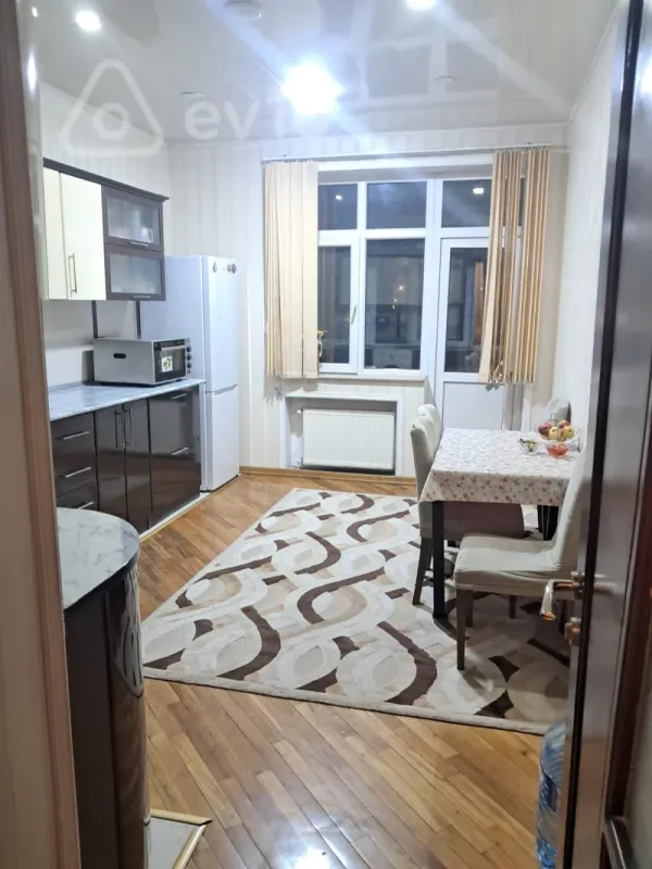 Satılır 3 otaqlı yeni tikili 120 m²