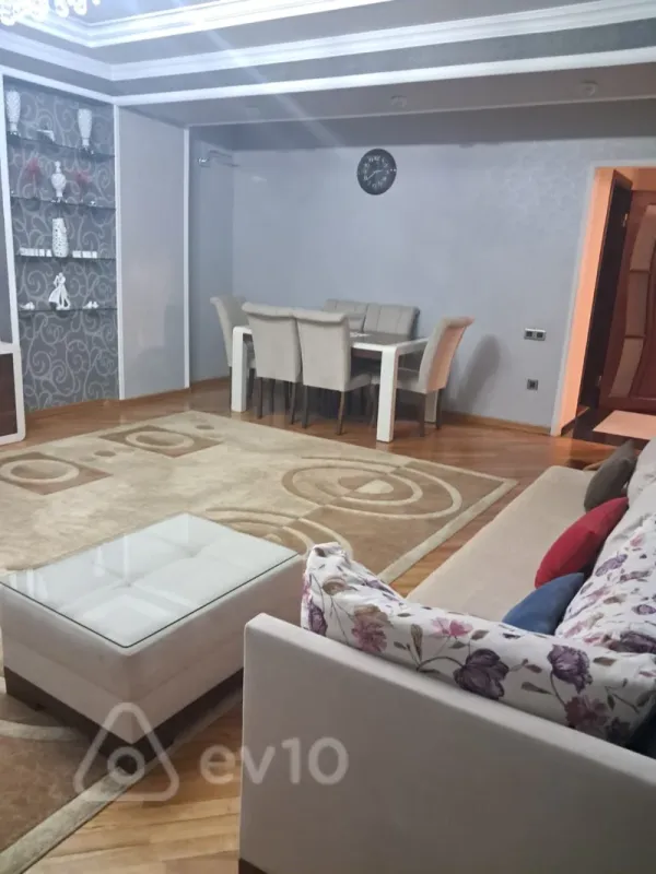 Satılır 3 otaqlı yeni tikili 120 m²