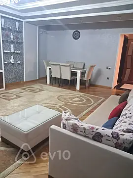 Satılır 3 otaqlı yeni tikili 120 m²
