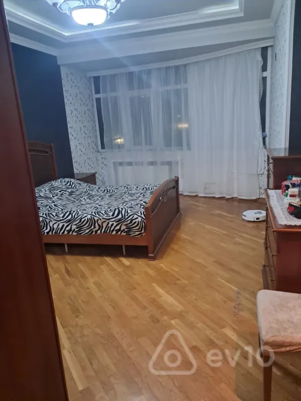 Satılır 3 otaqlı yeni tikili 120 m²