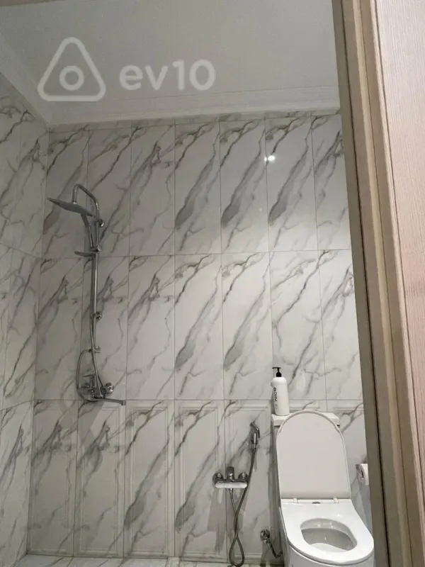 Kirayə verilir 3 otaqlı yeni tikili 100 m²