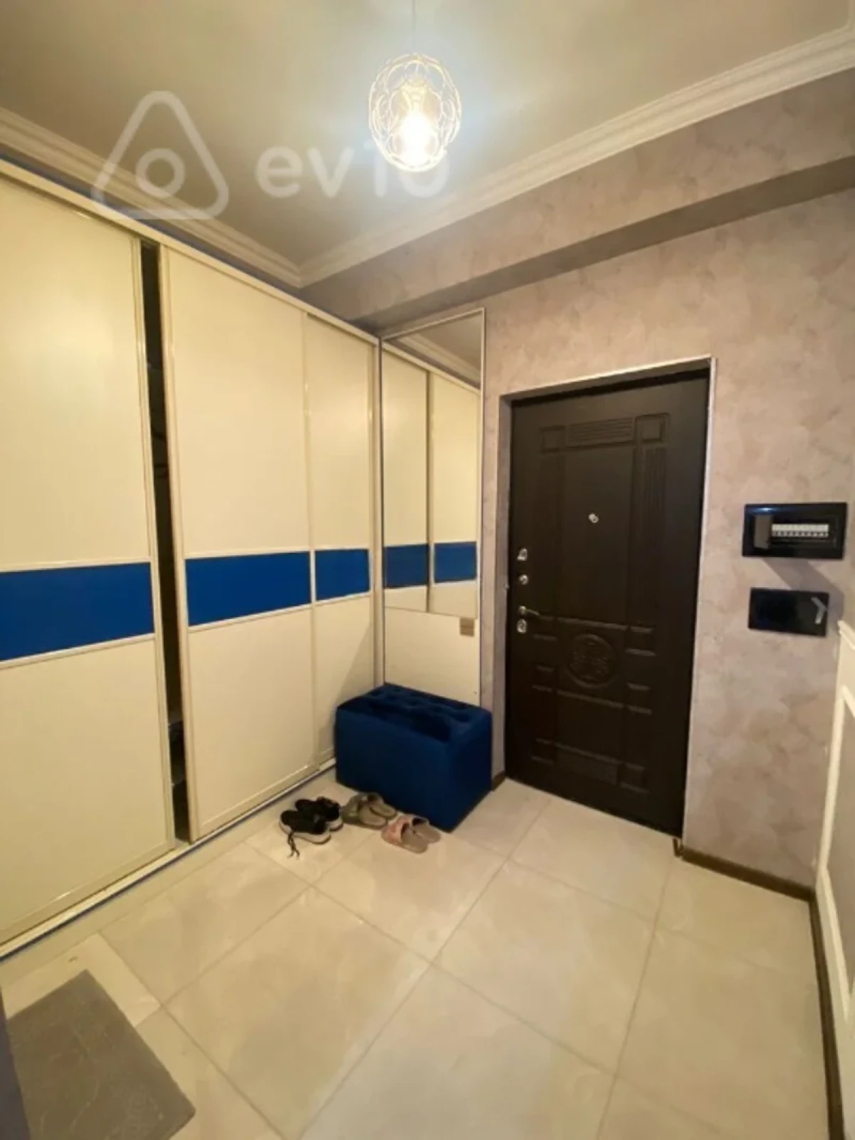 Kirayə verilir 2 otaqlı yeni tikili 70 m²