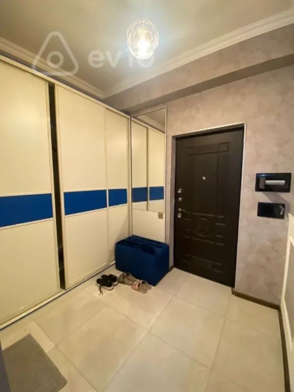 Kirayə verilir 2 otaqlı yeni tikili 70 m²