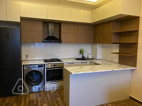 Kirayə verilir 2 otaqlı yeni tikili 70 m²
