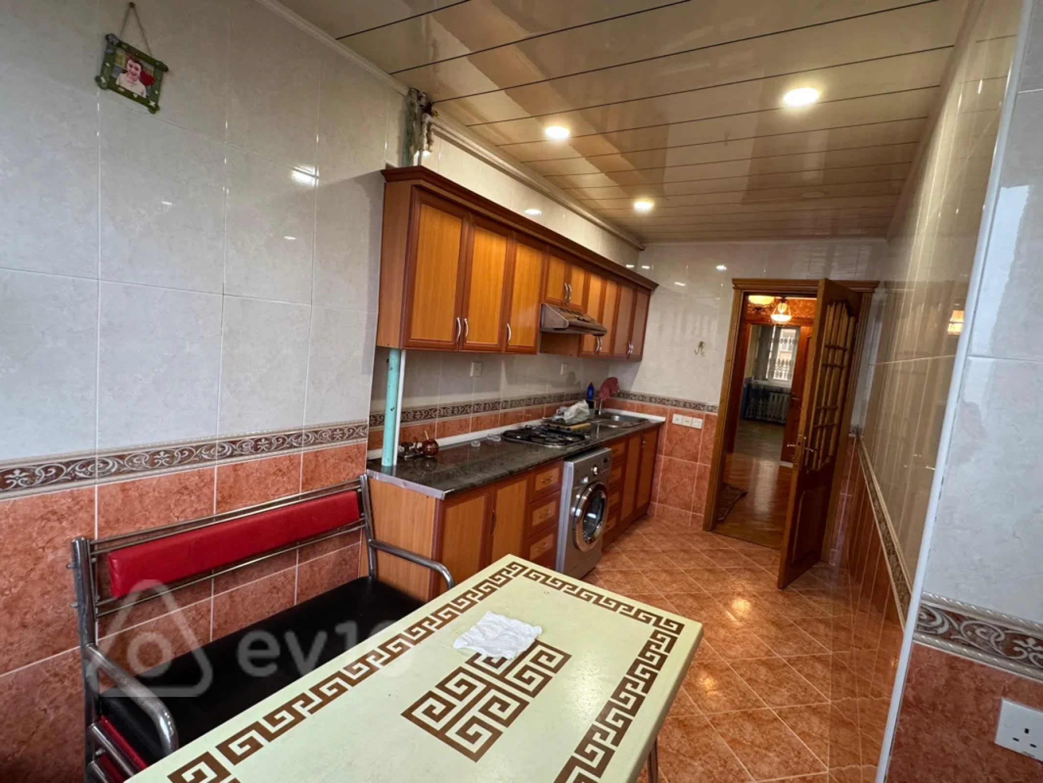 Satılır 3 otaqlı köhnə tikili 80.4 m²