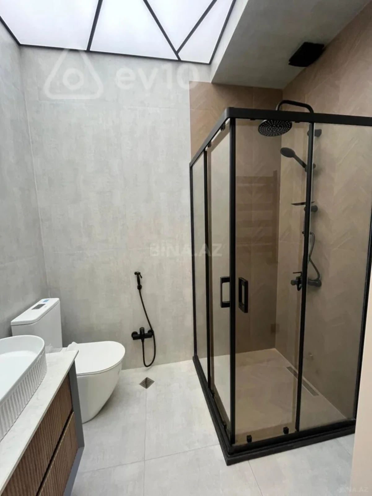 Kirayə verilir 2 otaqlı yeni tikili 75 m²