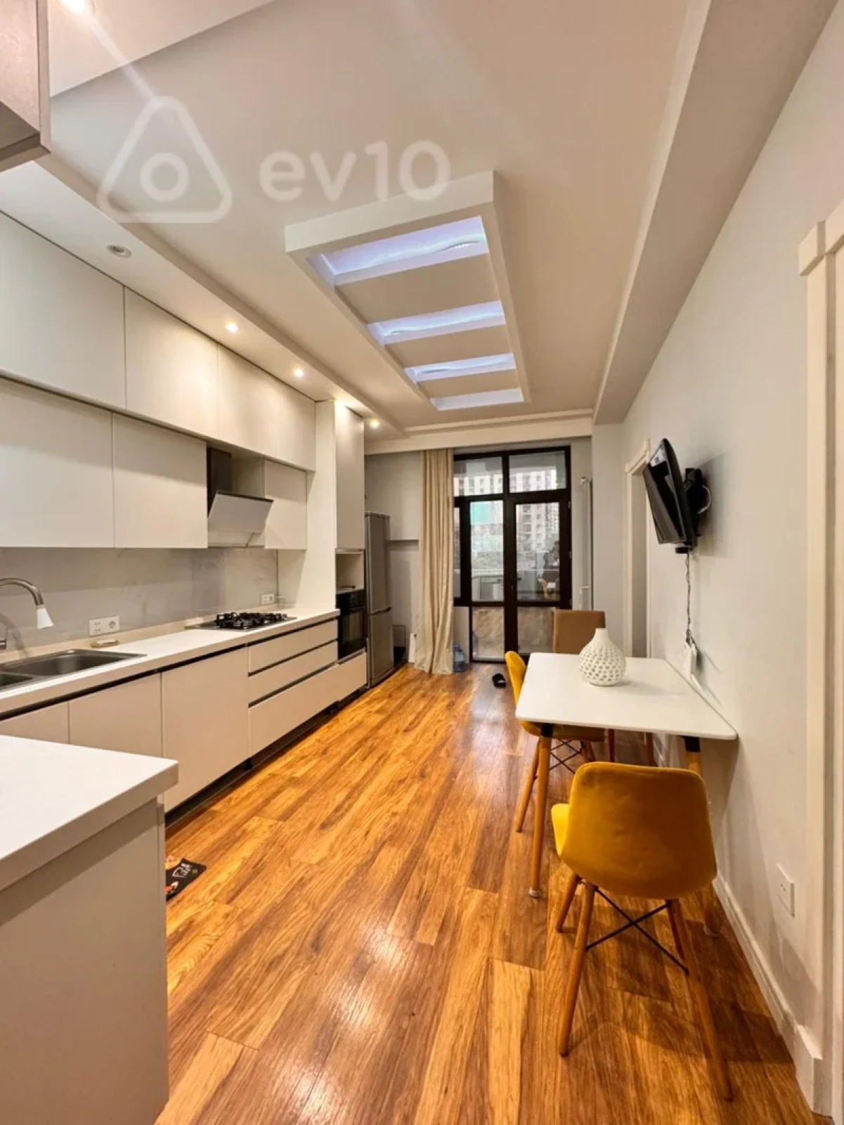 Kirayə verilir 3 otaqlı yeni tikili 82 m²