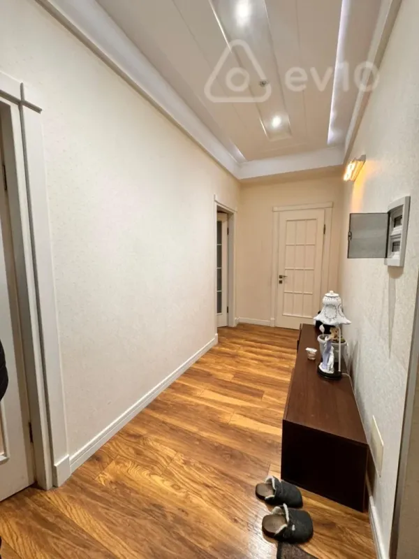 Kirayə verilir 3 otaqlı yeni tikili 82 m²