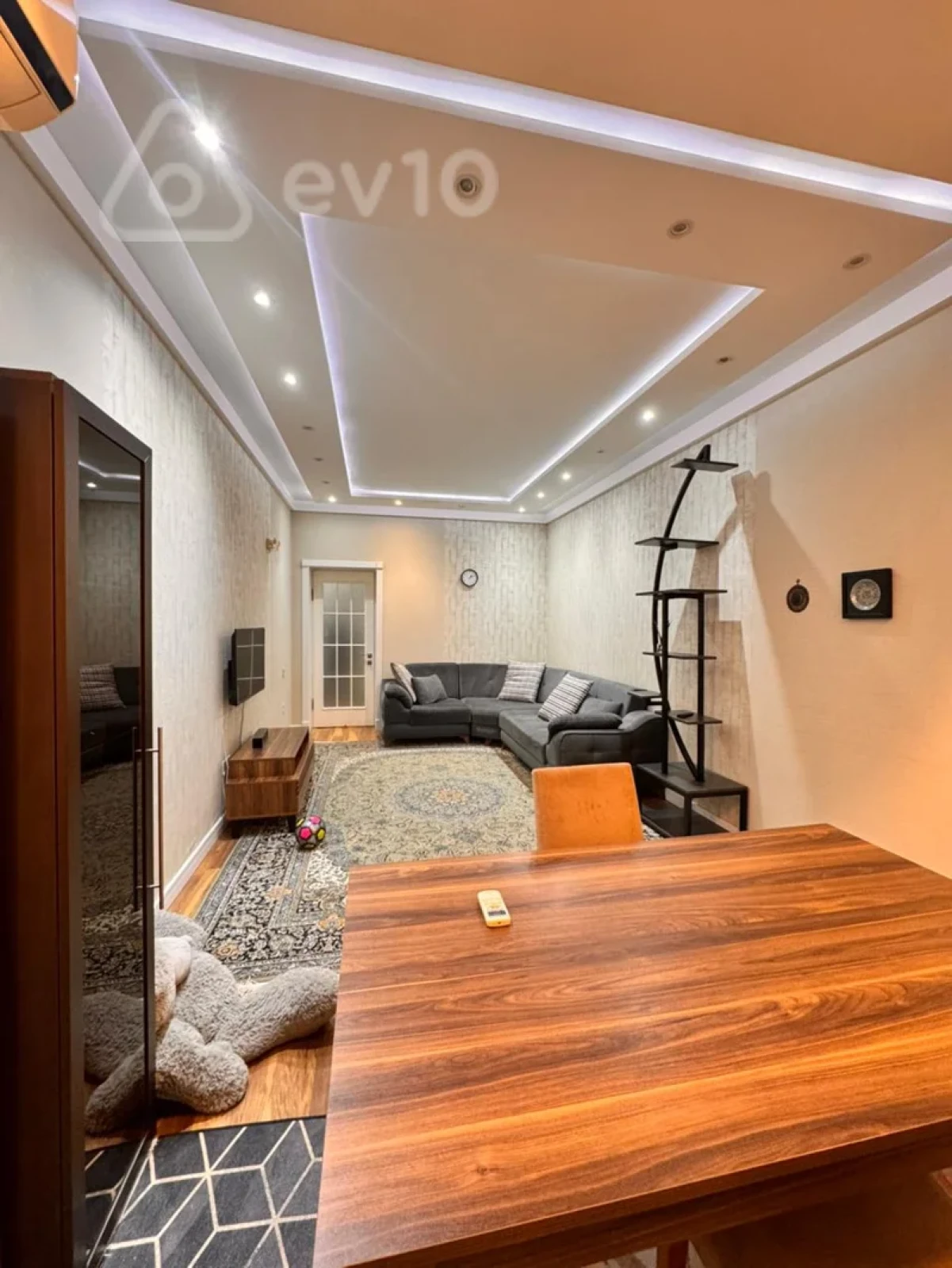 Kirayə verilir 3 otaqlı yeni tikili 82 m²