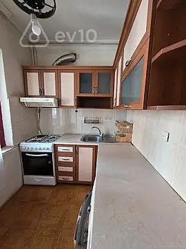 Kirayə verilir 2 otaqlı köhnə tikili 75 m²