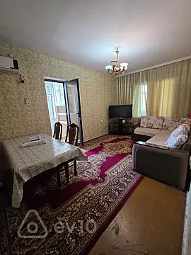 Kirayə verilir 2 otaqlı köhnə tikili 75 m²